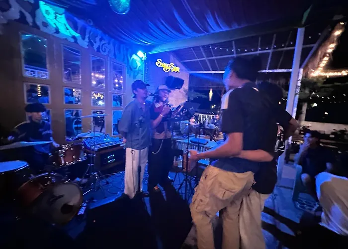 Hostel And Music Bar Bros